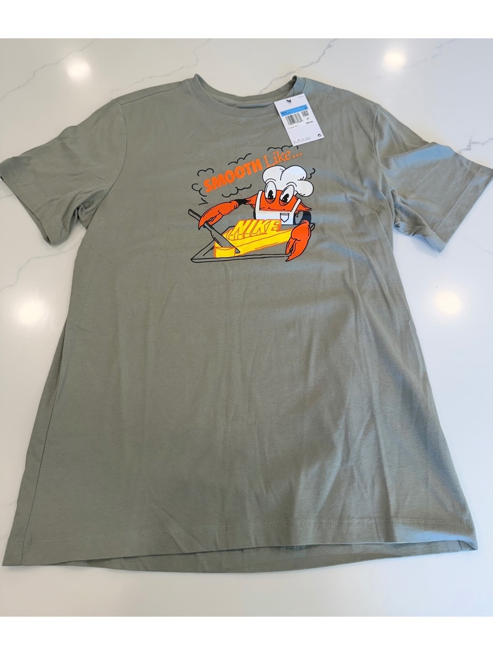 NEW Nike Graphic T-Shirt Smooth Like Nike Sole Food Green Size Medium